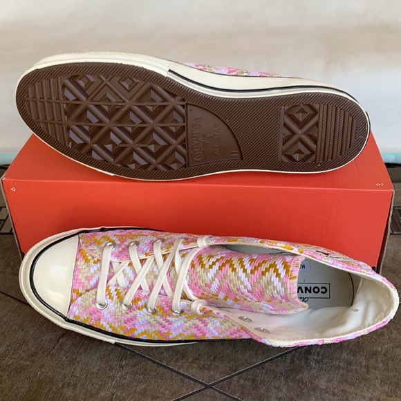 Converse High Top; Pink/White/Gold Woven Pattern; Never Worn; Women 11 true fit - Picture 3 of 16